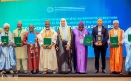 Muslim and Christian Leaders Sign Peace Accord in Abuja