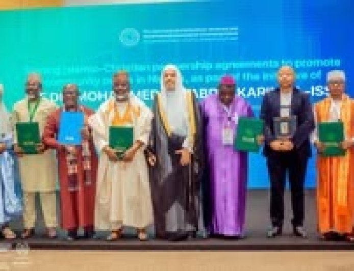 Muslim and Christian Leaders Sign Peace Accord in Abuja